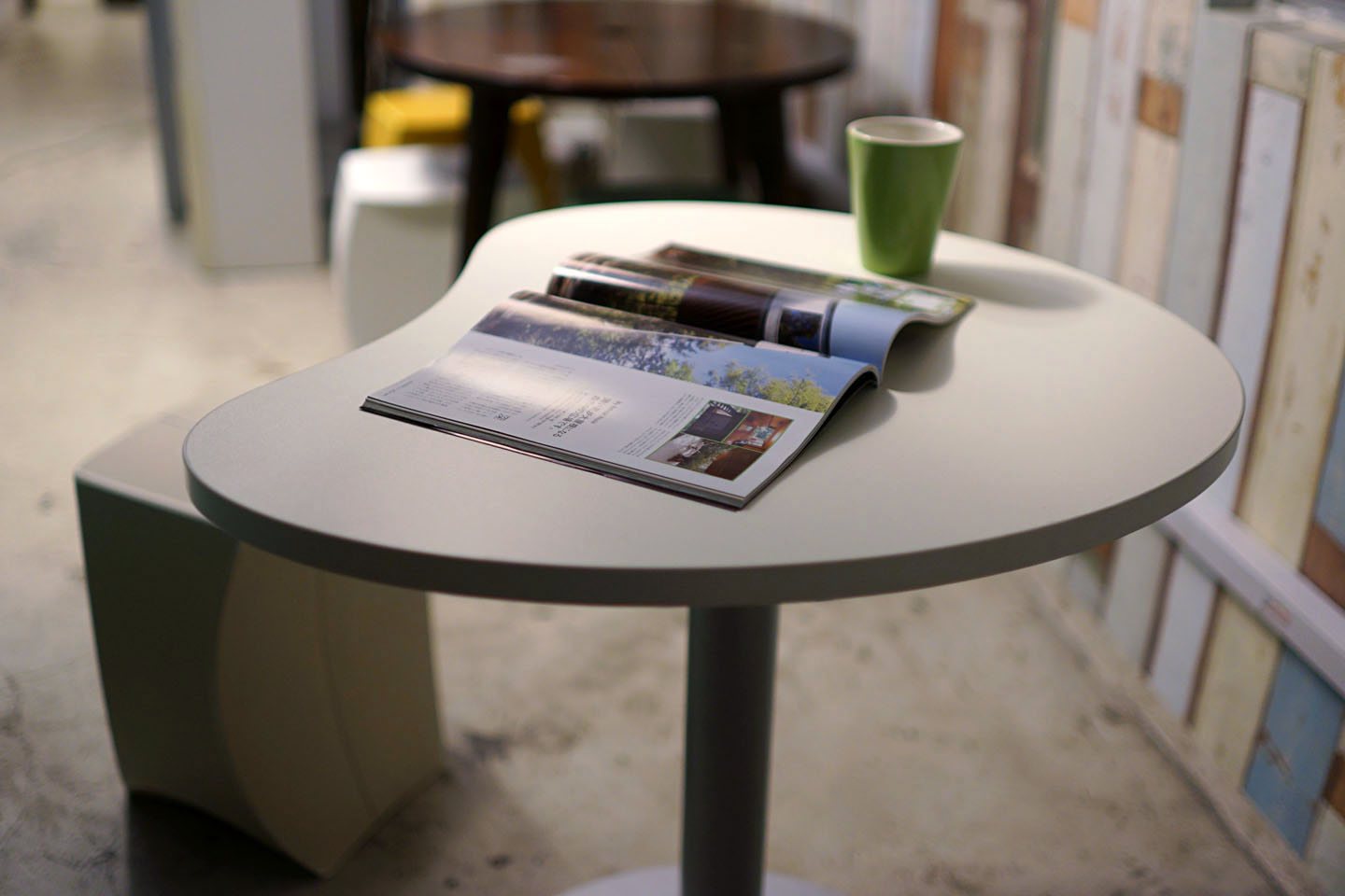 magazine table